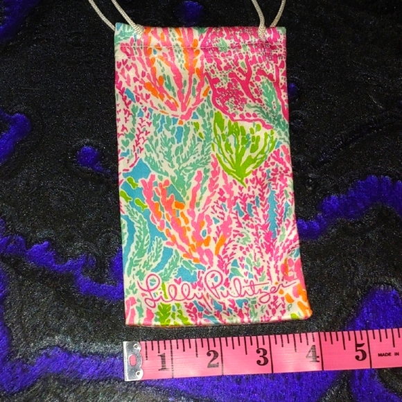 Lilly Pulitzer Pink and Green Patterned Pouch * Soft Sunglass Case * Coin Pouch - Picture 4 of 6